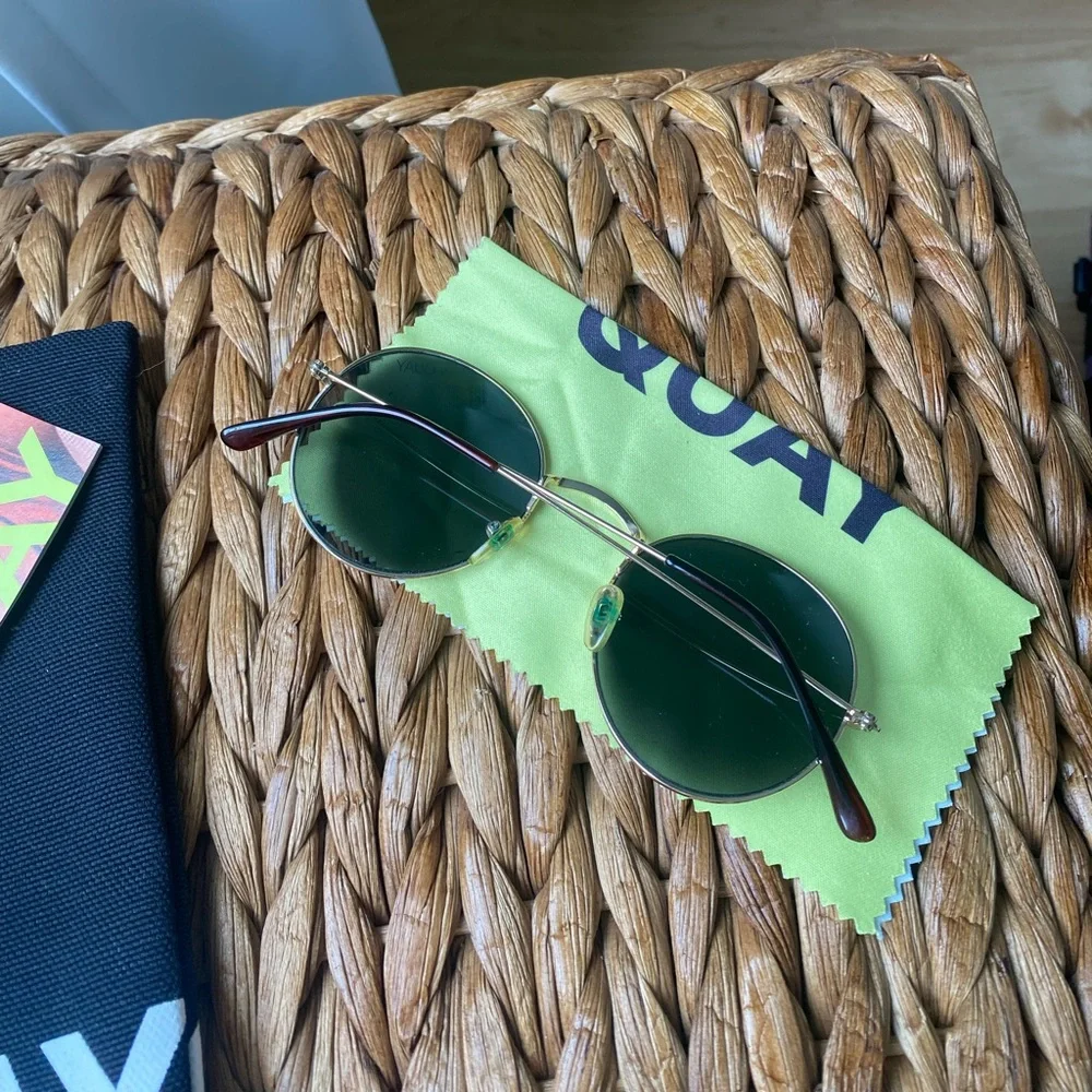 Quay sunglasses talk back circles sunglasses